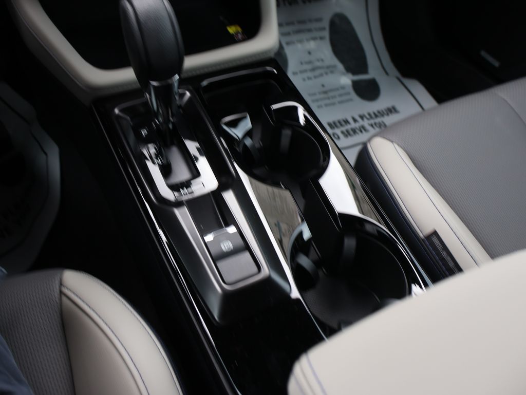 New 2026 Crystal White Pearl Subaru Limited image 40