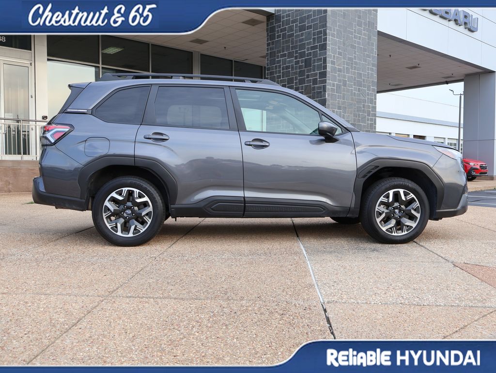 Used 2025 Gray Metallic Subaru Premium image 7