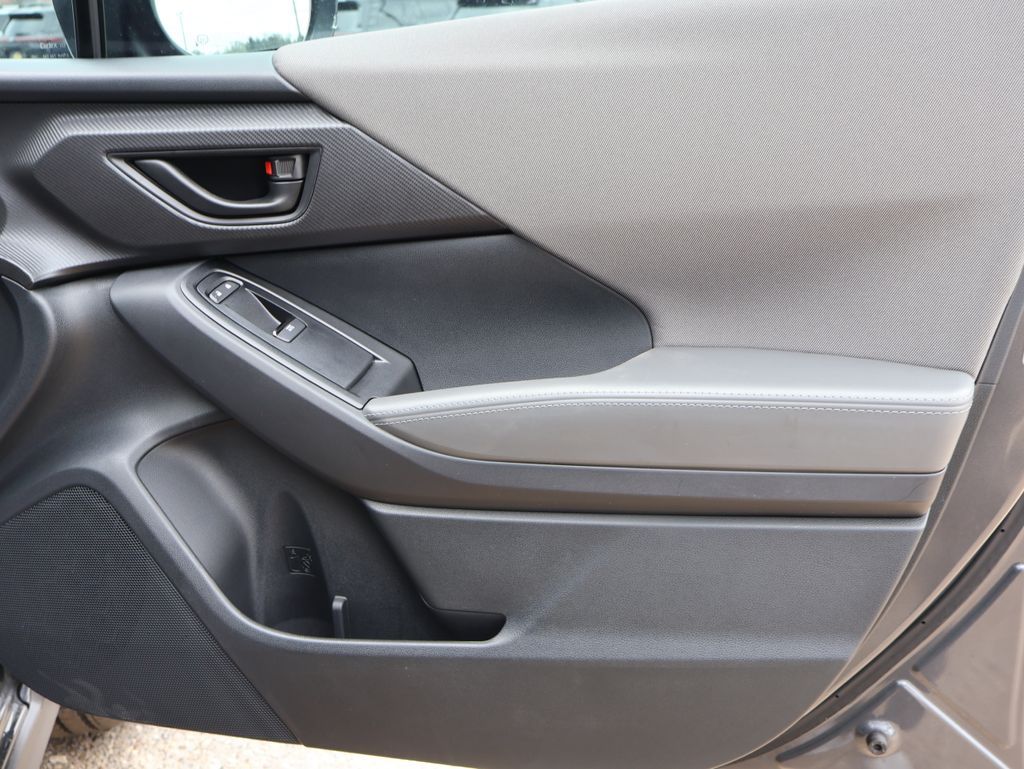 New 2026 Magnetite Gray/Crystal Black Silica Subaru Premium image 11