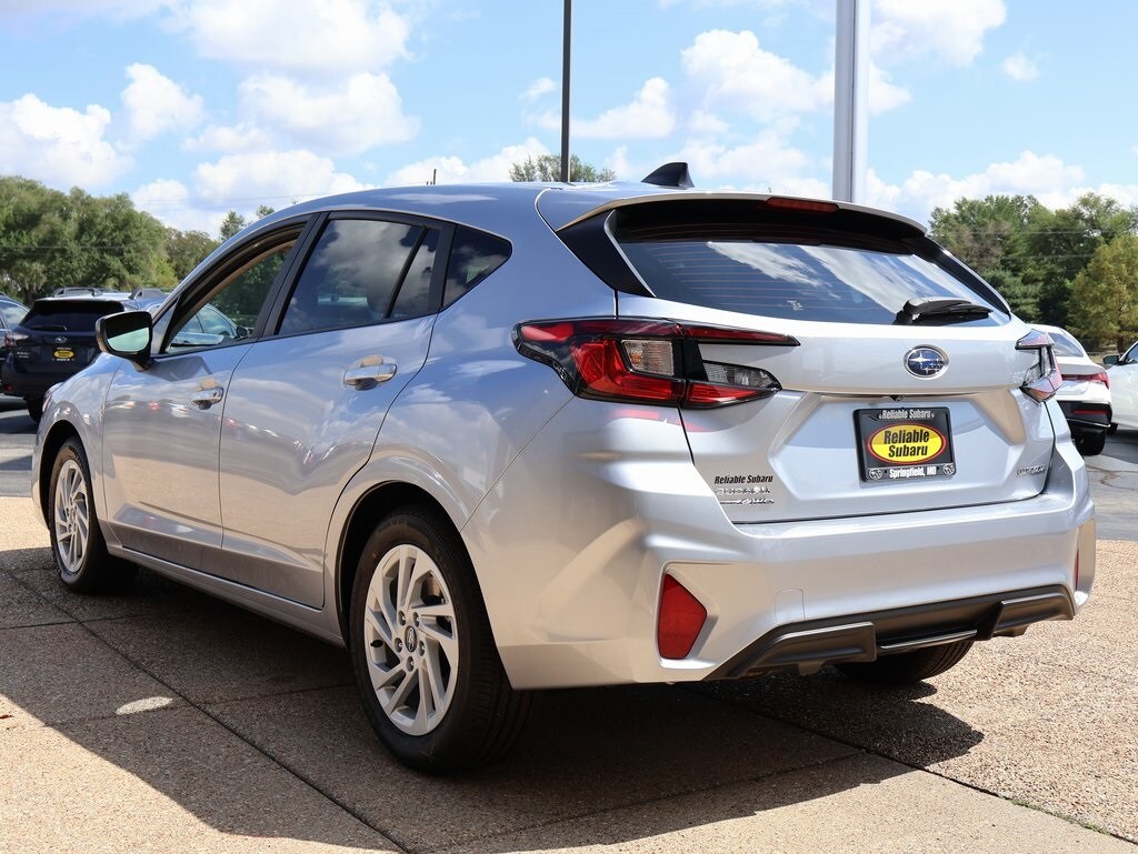 2025 Subaru Impreza Base photo 3