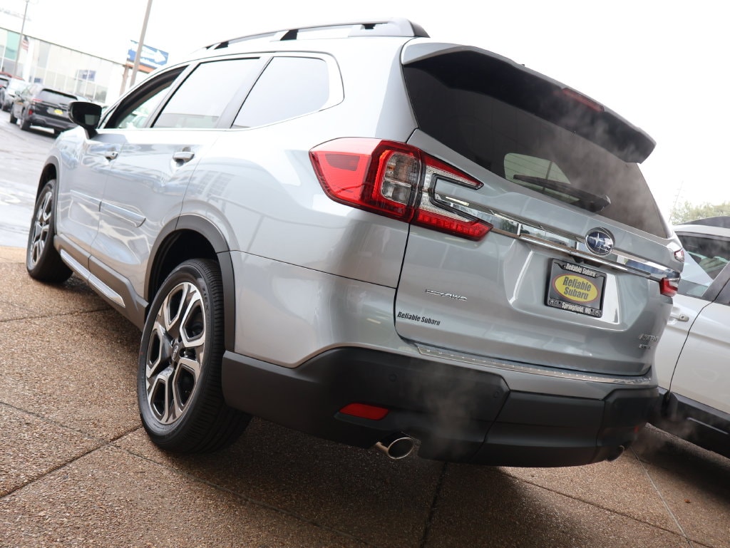 New 2027 Ice Silver Subaru Limited 7-Passenger image 4