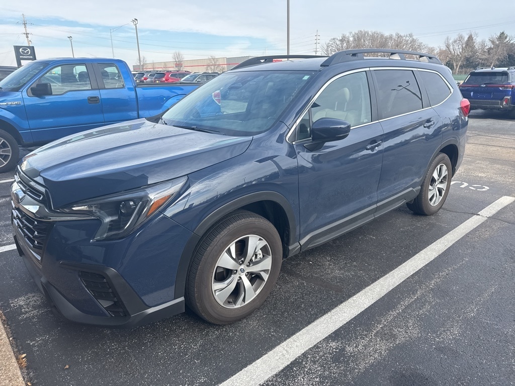 2024 Subaru Ascent Premium's photo