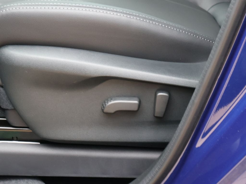 New 2026 Sapphire Blue Pearl Subaru Premium 7-Passenger image 26