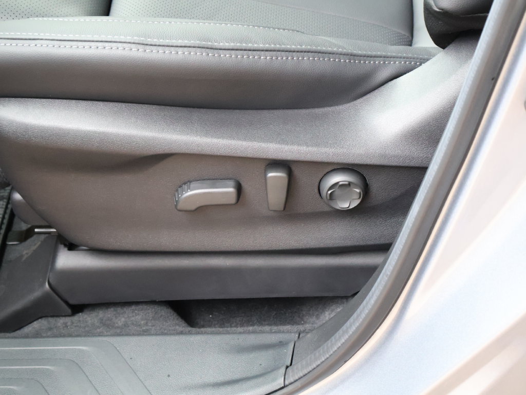 New 2027 Ice Silver Subaru Limited 7-Passenger image 25