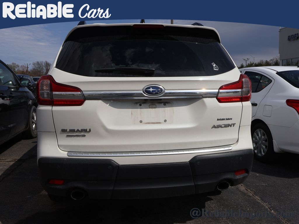 Used 2019 Crystal White Pearl Subaru Premium 8-Passenger image 19