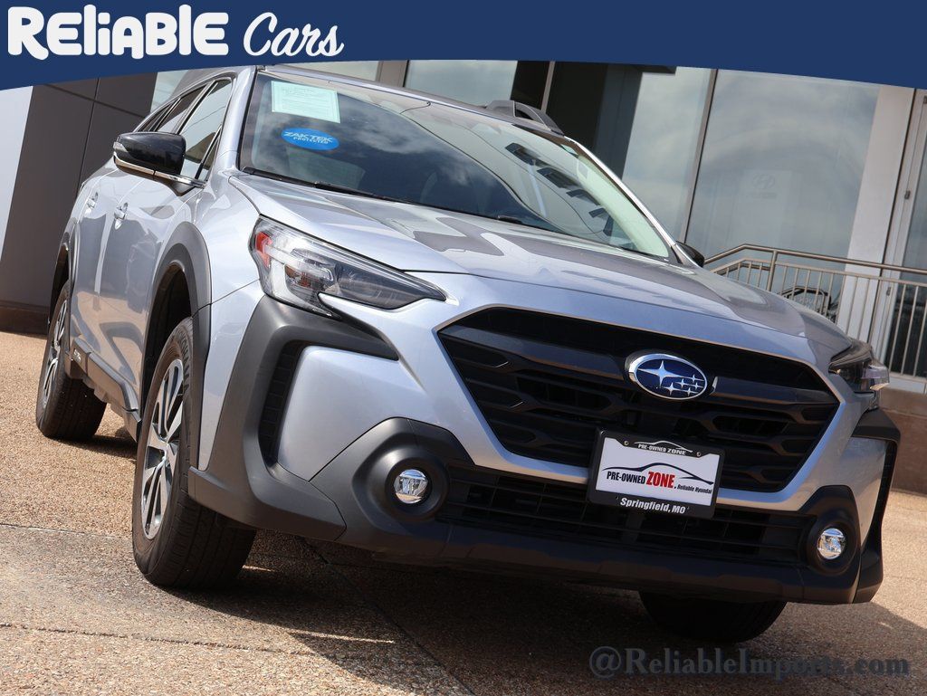 Used 2025 Ice Silver Metallic Subaru Premium image 7