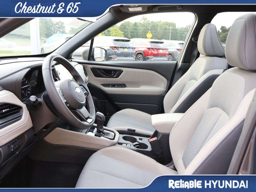 Used 2025 Gray Metallic Subaru Premium image 22