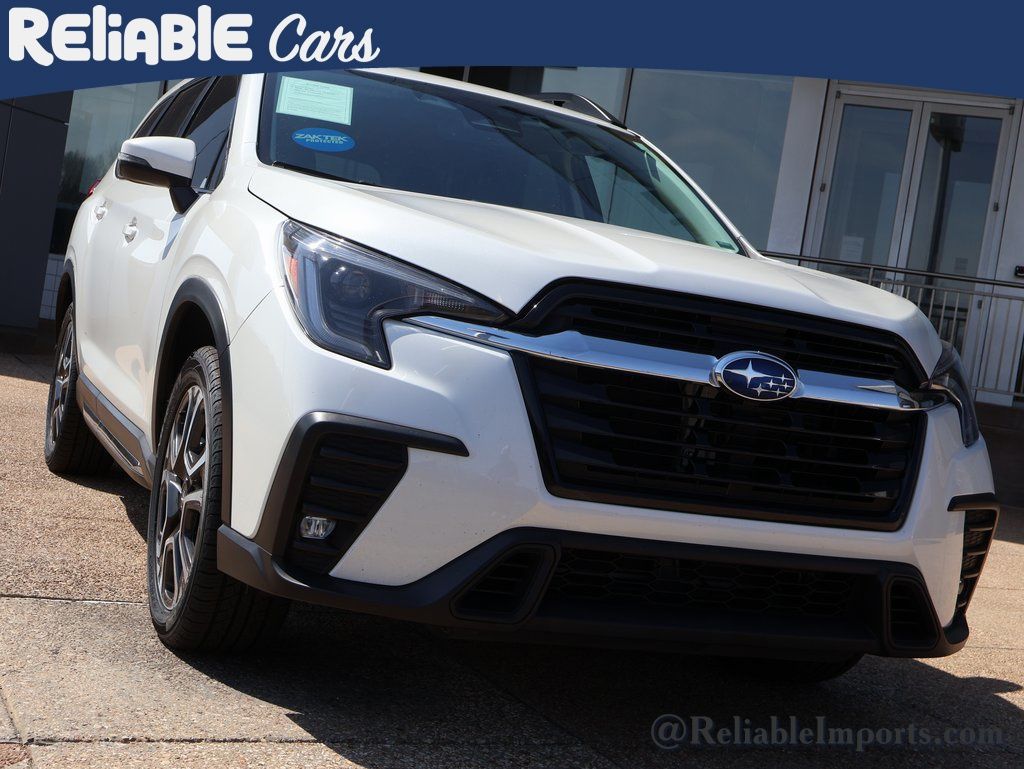 Used 2023 Crystal White Pearl Subaru Limited 7-Passenger image 7