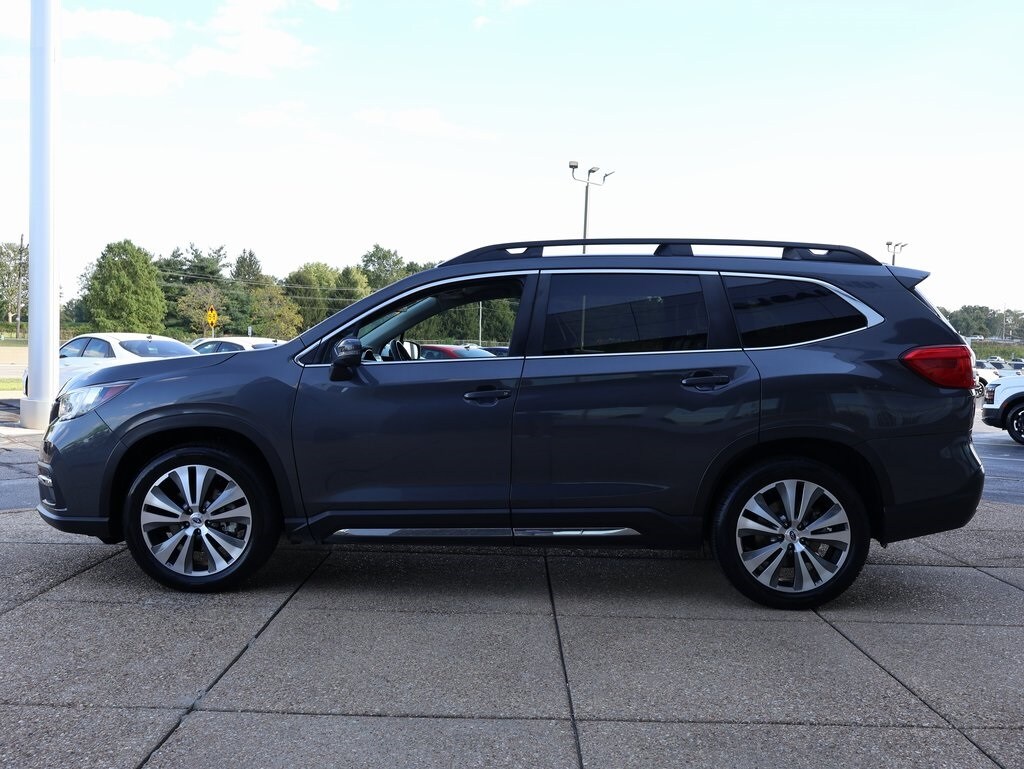 2022 Subaru Ascent Limited photo 2