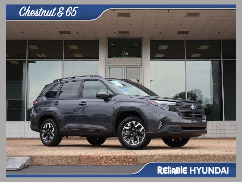 2025 Subaru Forester Premium's photo