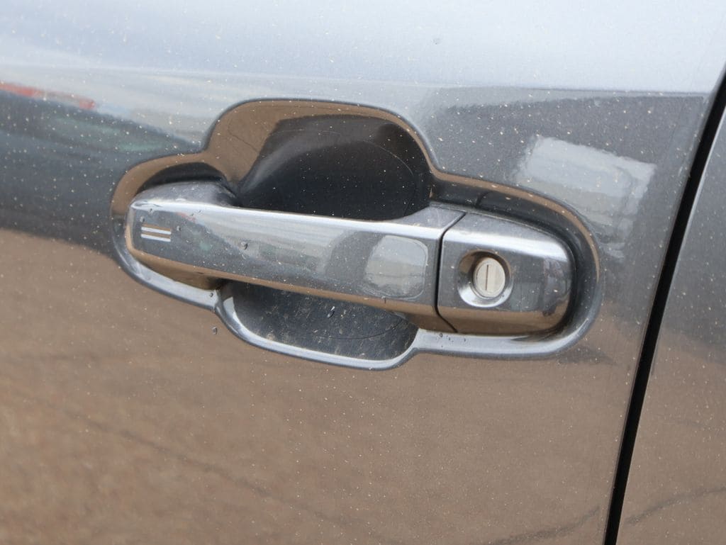 New 2026 Magnetite Gray/Crystal Black Silica Subaru Premium image 9