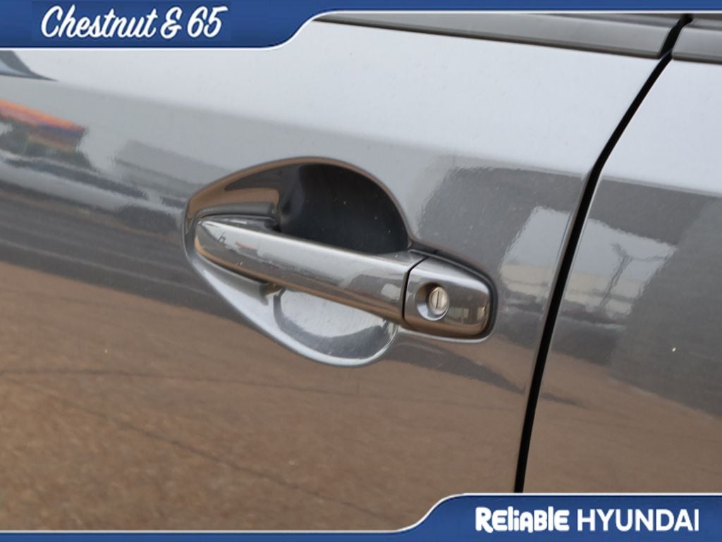 Used 2025 Gray Metallic Subaru Premium image 19