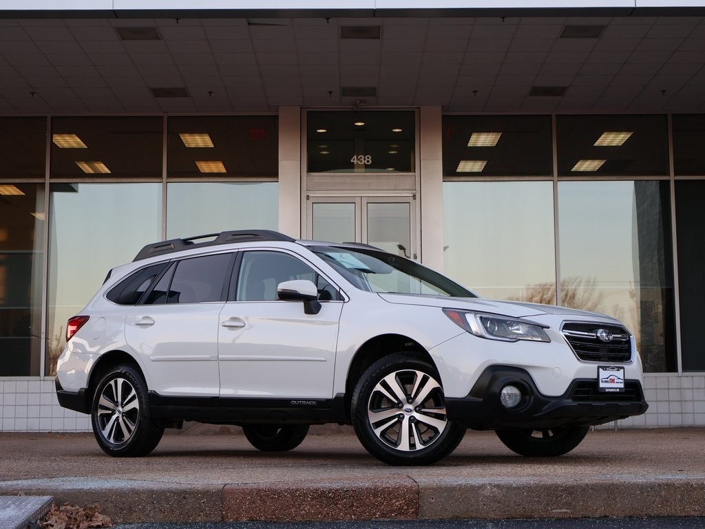 2019 Subaru Outback 3.6R Limited photo 2