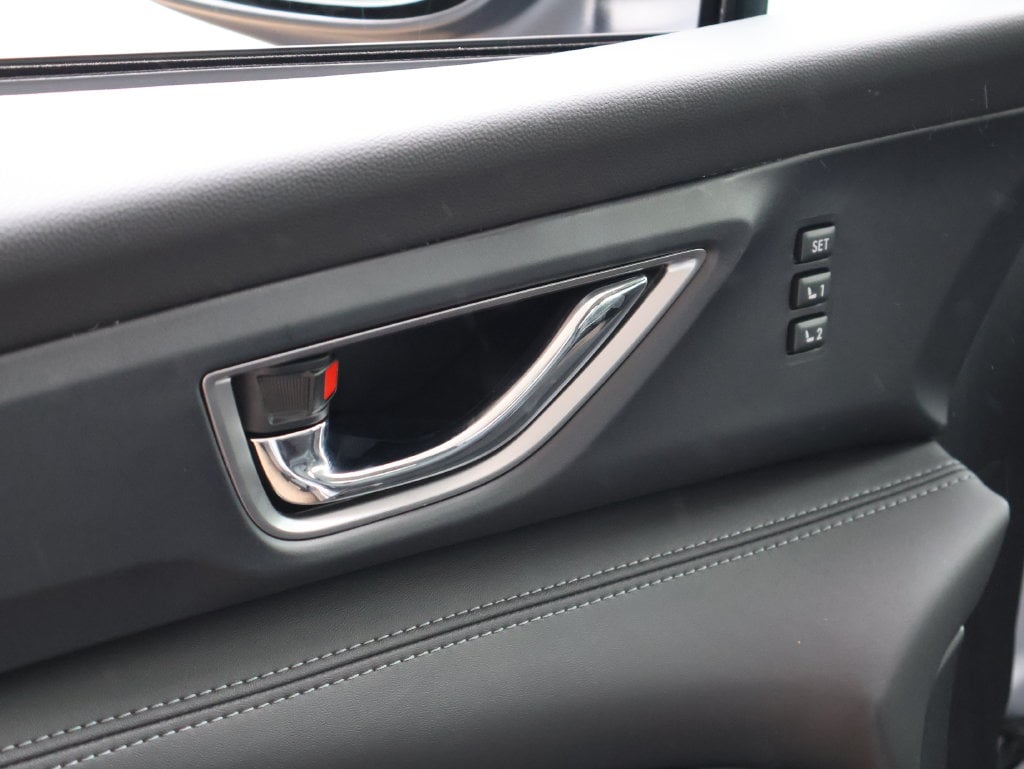 New 2027 Ice Silver Subaru Limited 7-Passenger image 23