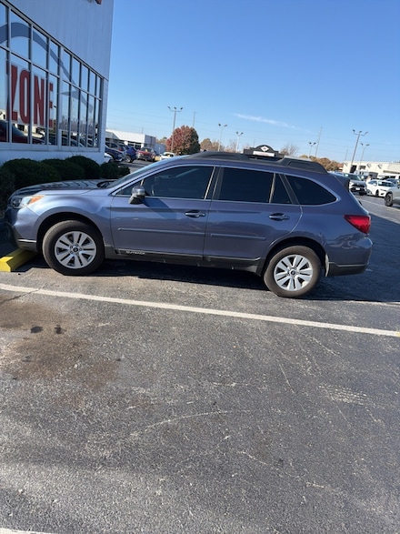 2015 Subaru Outback 2.5i Premium w/ Moonroof/Power Rear Gate SUV