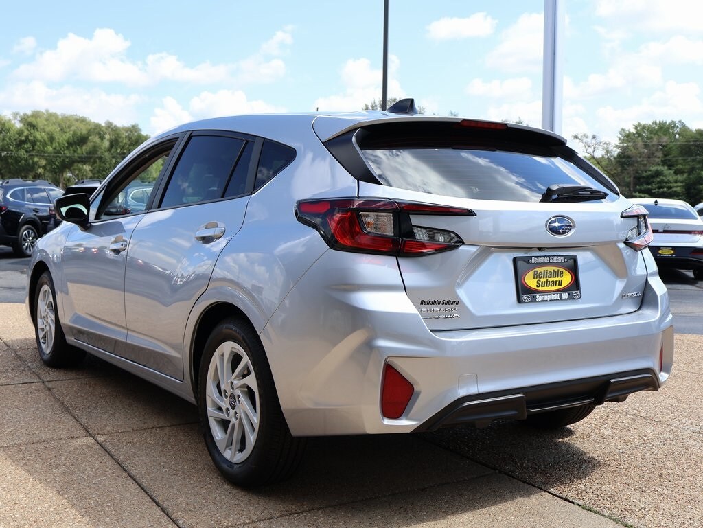 2025 Subaru Impreza Base photo 3