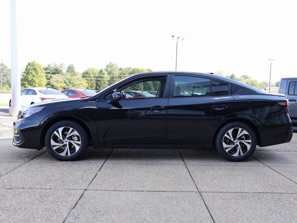 New 2025 Crystal Black Silica Subaru Premium image 3