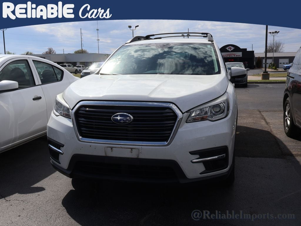 Used 2019 Crystal White Pearl Subaru Premium 8-Passenger image 11