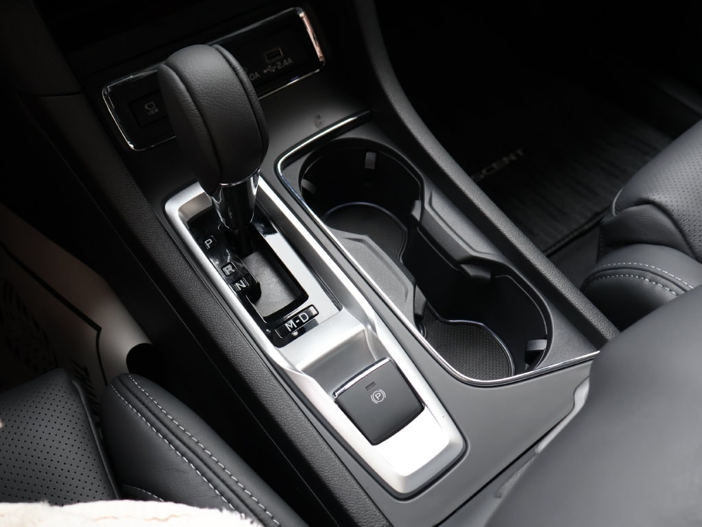 New 2027 Ice Silver Subaru Limited 7-Passenger image 41