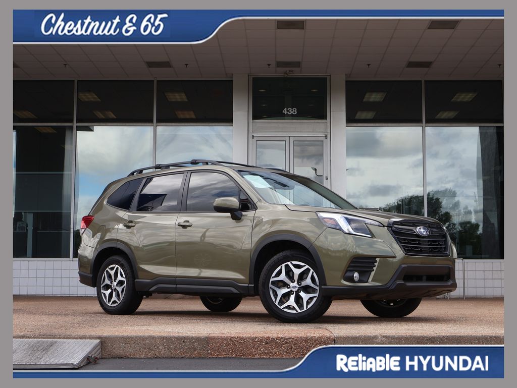 2023 Subaru Forester Premium's photo