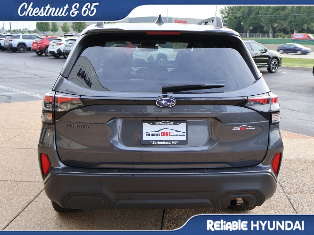 Used 2025 Gray Metallic Subaru Premium image 5