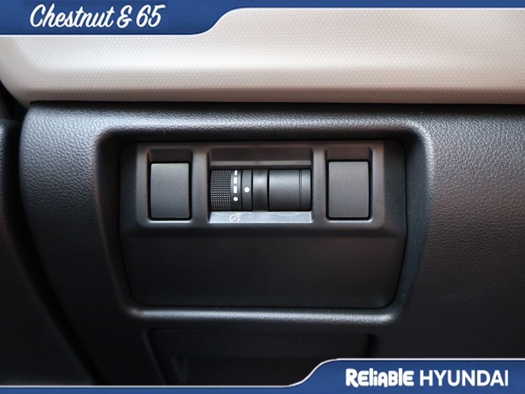 Used 2025 Gray Metallic Subaru Premium image 31