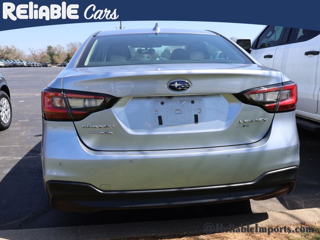 Used 2023 Ice Silver Metallic Subaru Limited image 16