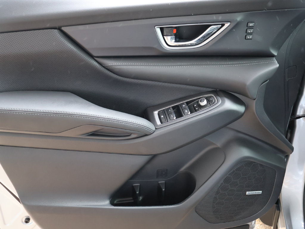 New 2027 Ice Silver Subaru Limited 7-Passenger image 21