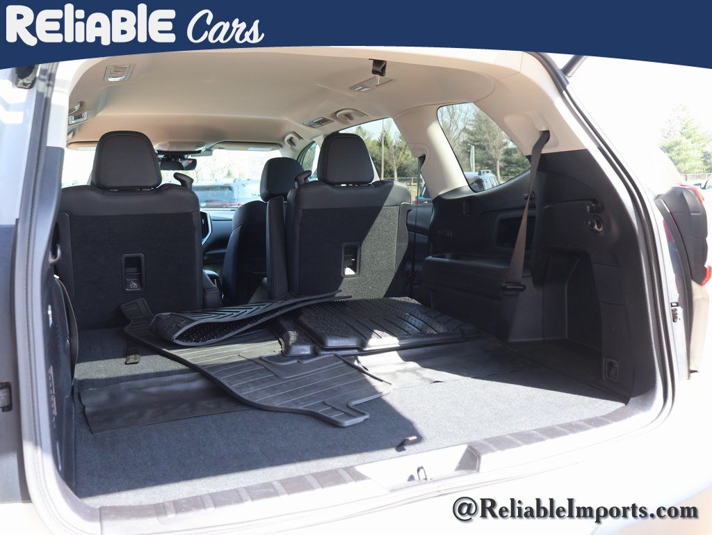 Used 2023 Crystal White Pearl Subaru Limited 7-Passenger image 17