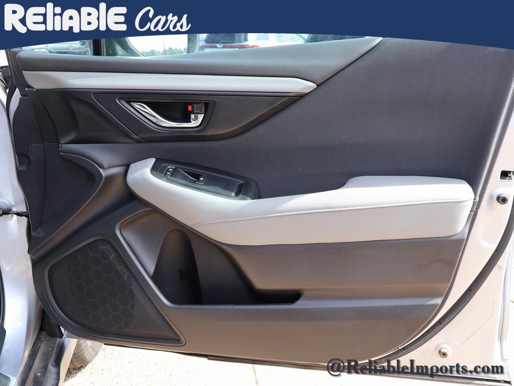 Used 2025 Ice Silver Metallic Subaru Premium image 9