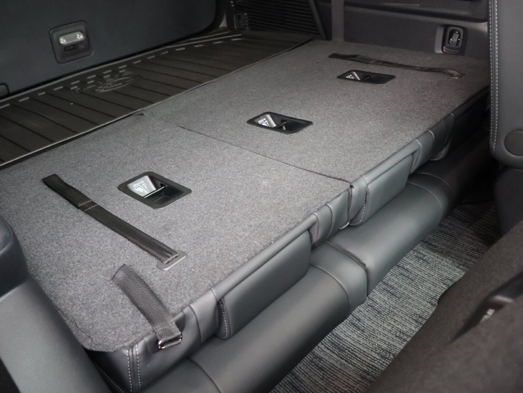 New 2027 Ice Silver Subaru Limited 7-Passenger image 12