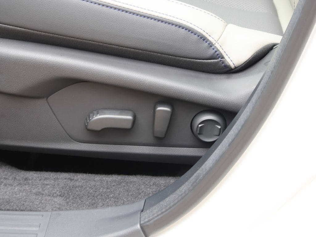 New 2026 Crystal White Pearl Subaru Limited image 25