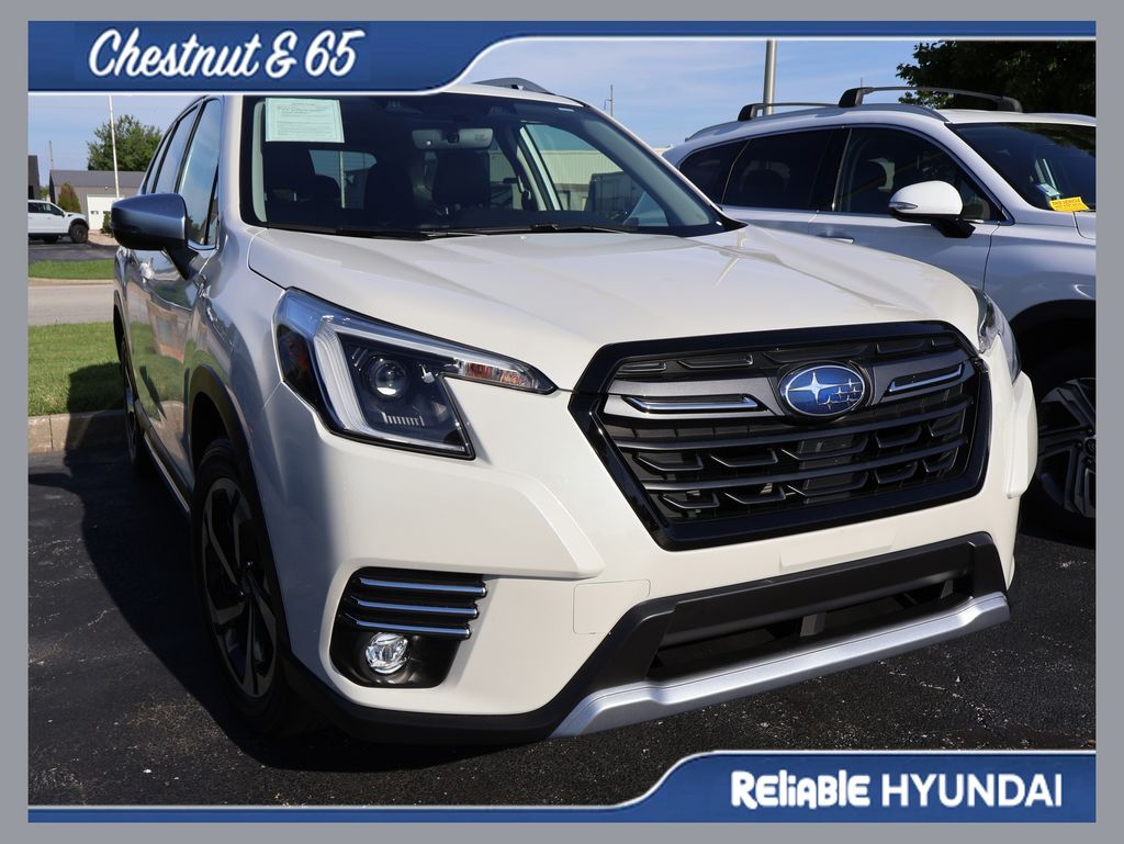 2023 Subaru Forester Touring's photo