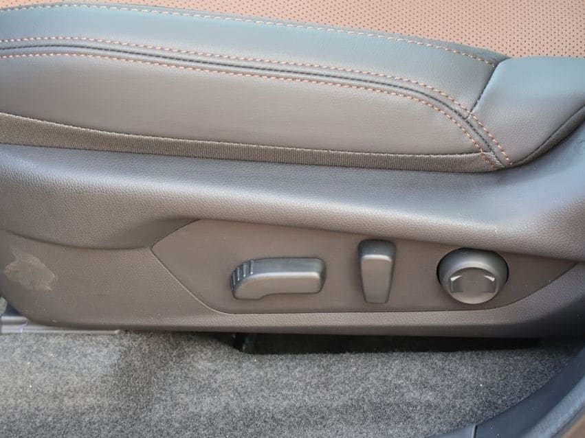 New 2026 Crystal Black Silica Subaru Touring image 25
