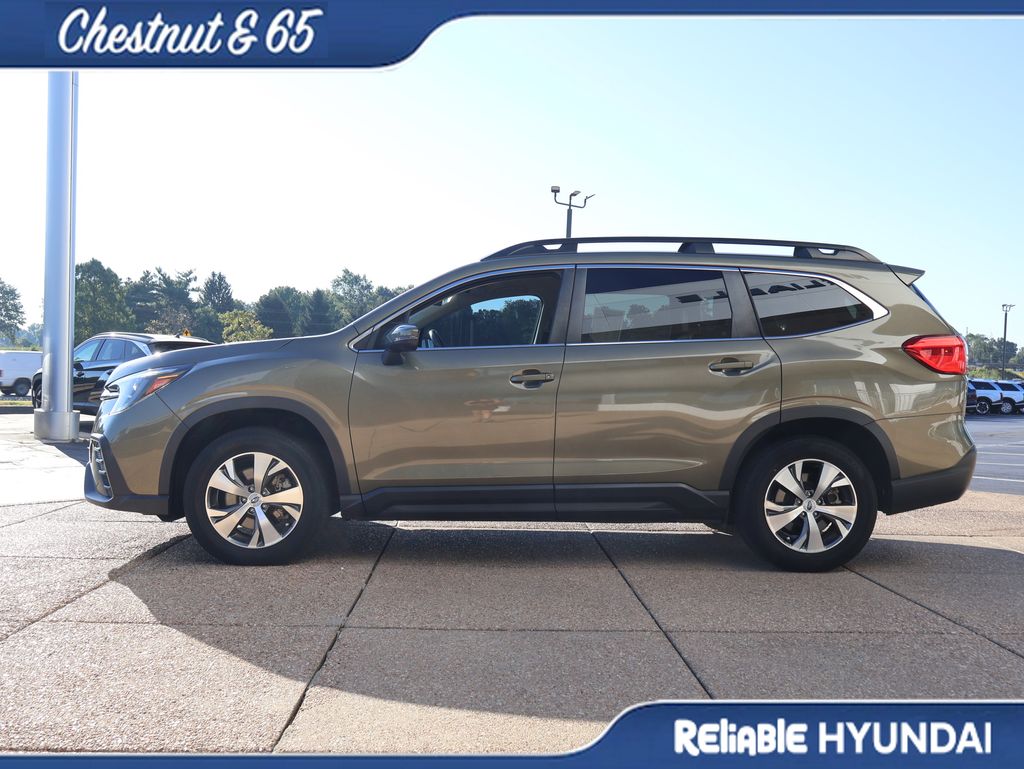 Used 2023 Autumn Green Metallic Subaru Premium 7-Passenger image 3