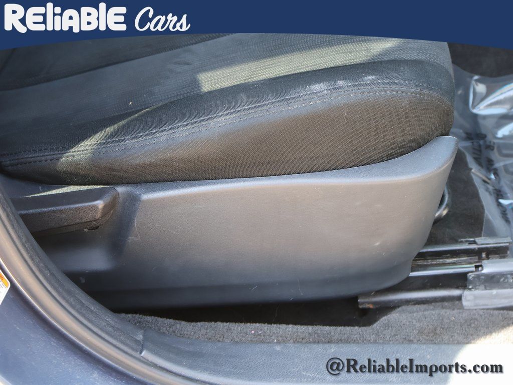 Used 2013 Twilight Blue Metallic Subaru 2.5i Premium (CVT) image 11