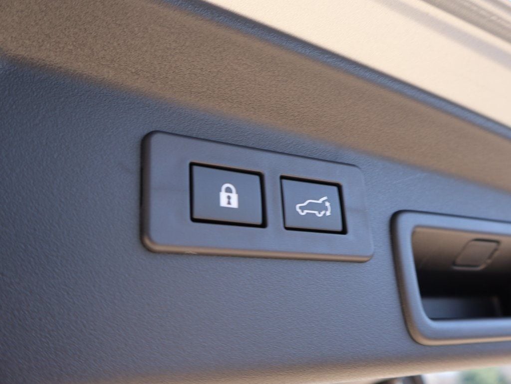 New 2026 Ice Silver Subaru Limited image 19