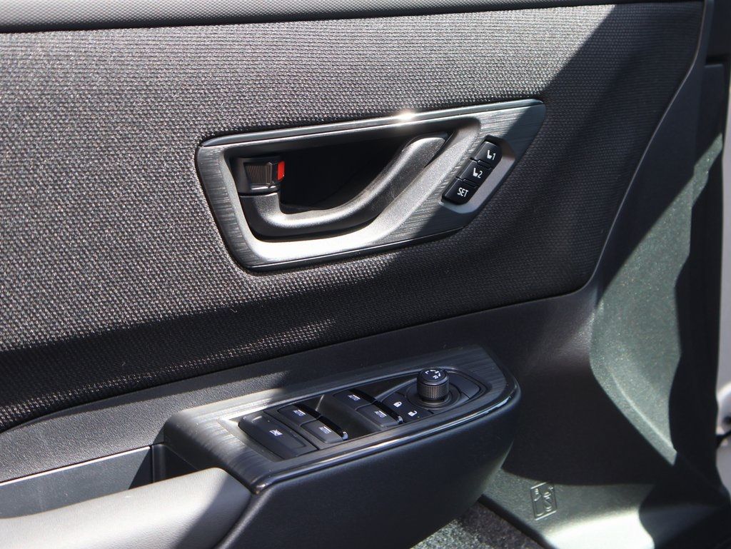 New 2026 Ice Silver Subaru Limited image 24