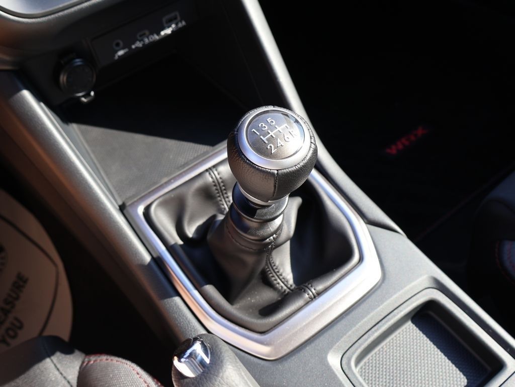 New 2026 Ceramic White Subaru Base image 35
