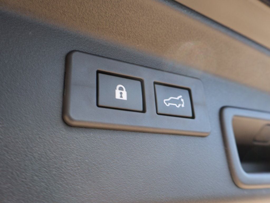 New 2026 Crystal Black Silica Subaru Touring image 19