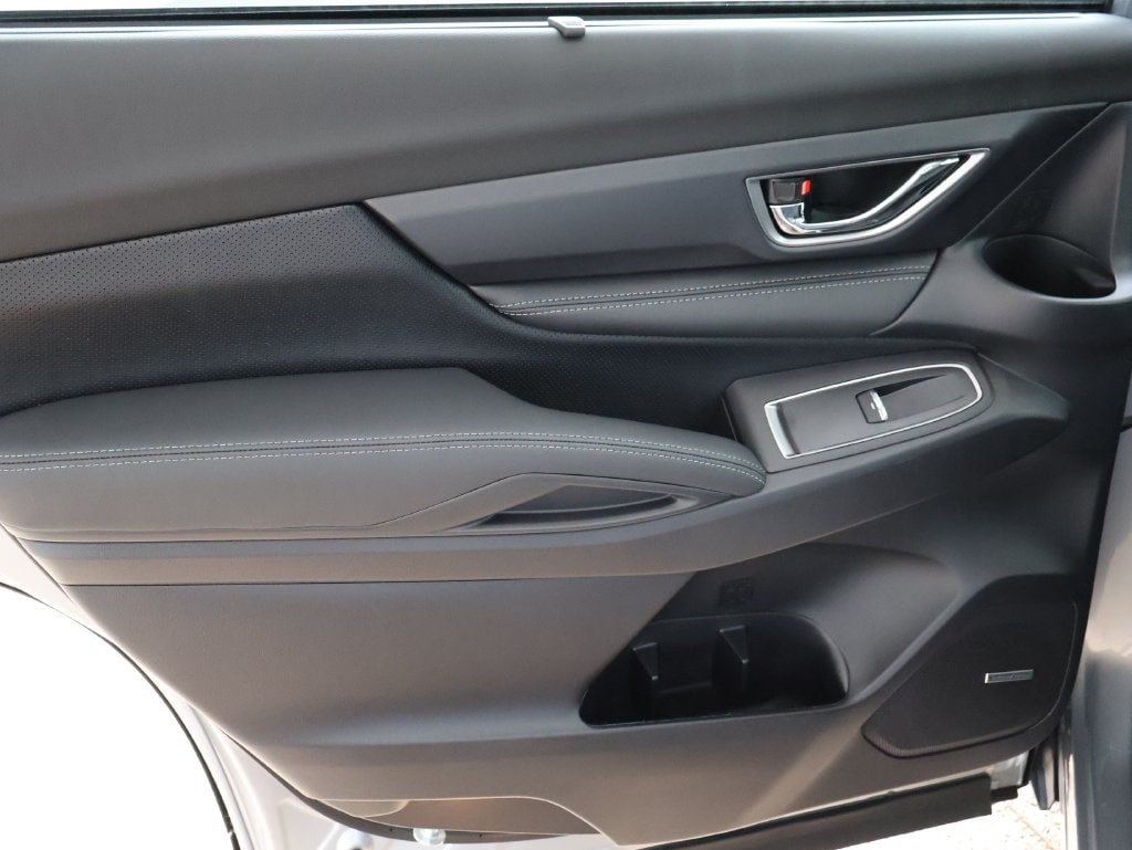 New 2027 Ice Silver Subaru Limited 7-Passenger image 17