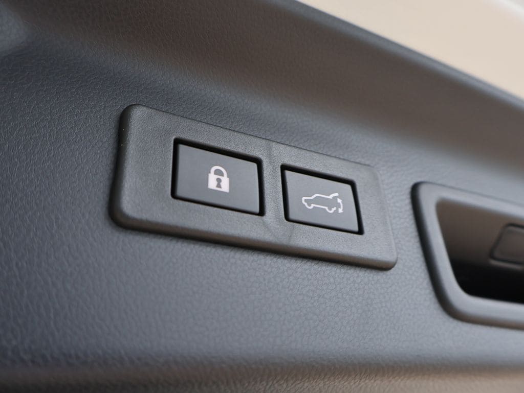 New 2026 Crystal White Pearl Subaru Limited image 17