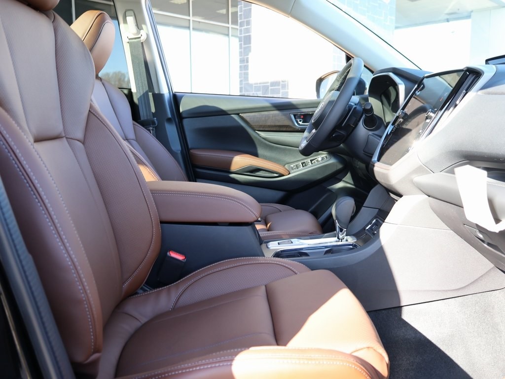New 2026 Crystal Black Silica Subaru Touring 7-Passenger image 9