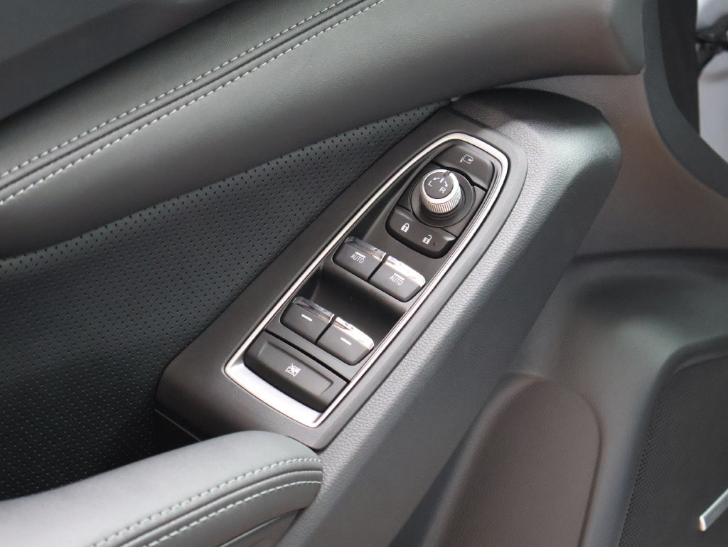New 2027 Ice Silver Subaru Limited 7-Passenger image 22