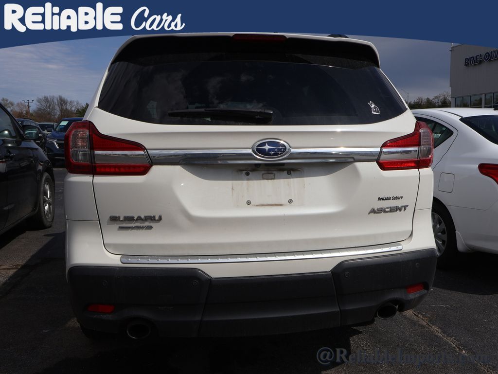 Used 2019 Crystal White Pearl Subaru Premium 8-Passenger image 18