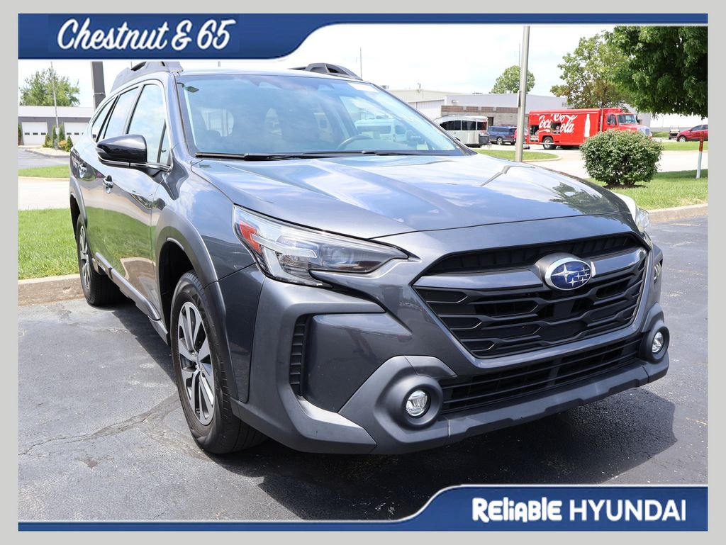 2024 Subaru Outback Premium's photo