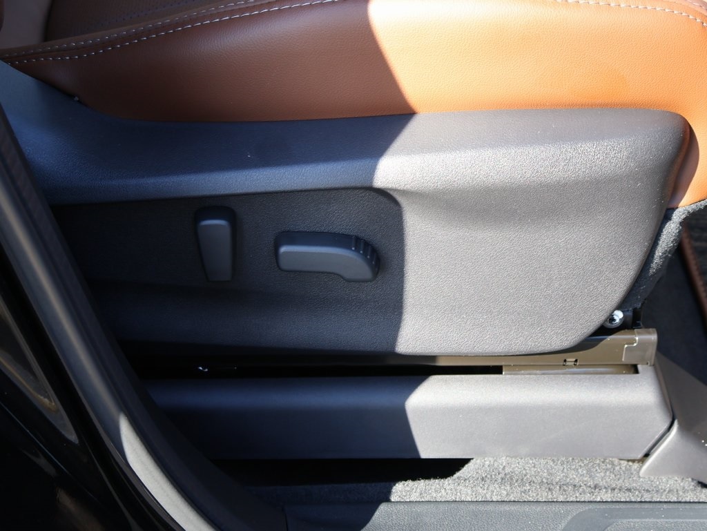 New 2026 Crystal Black Silica Subaru Touring 7-Passenger image 10