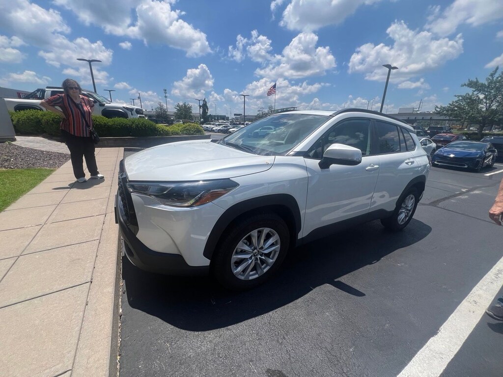 Used 2024 Toyota Corolla Cross LE SUV