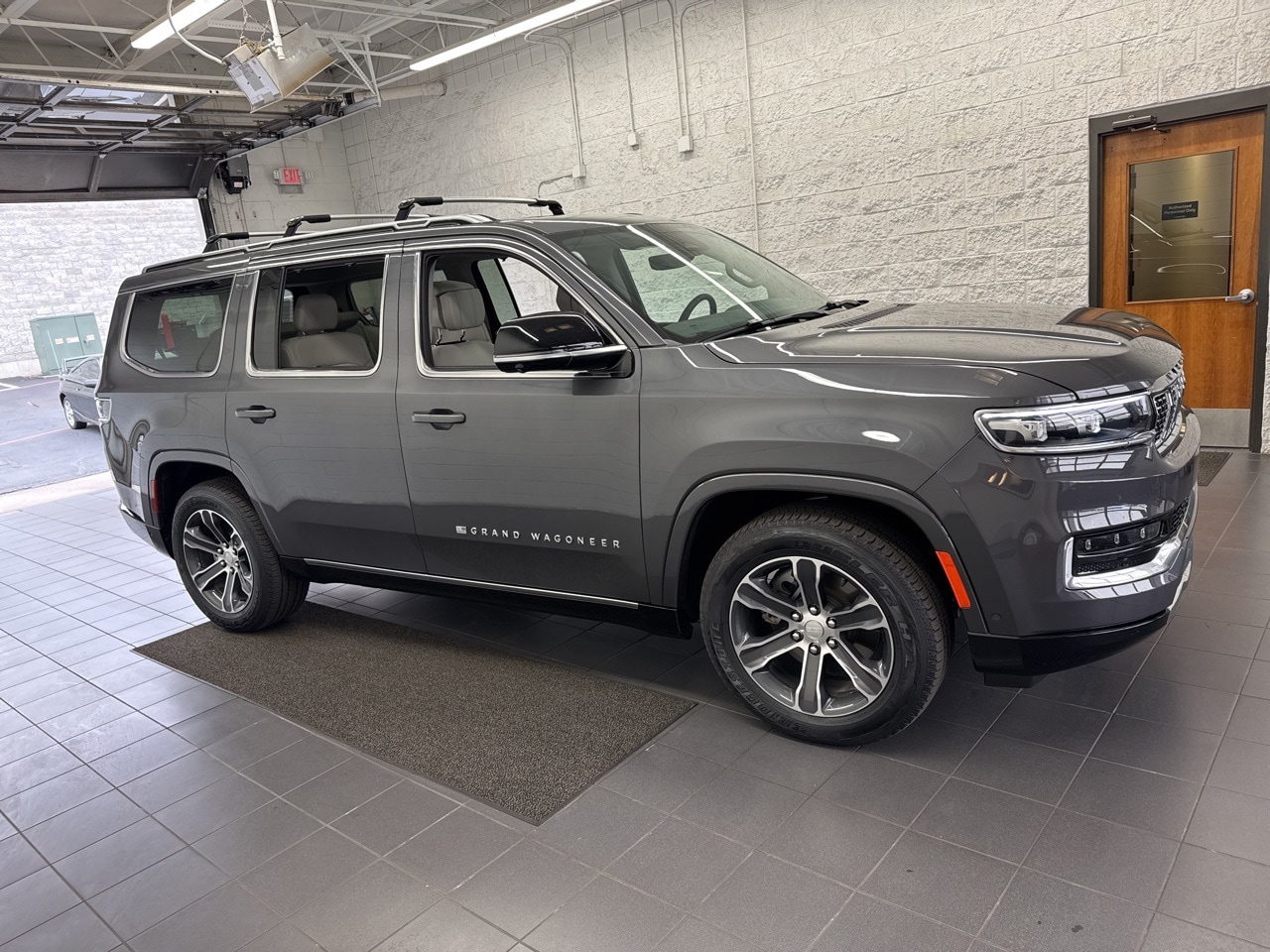 2023 Jeep Grand Wagoneer Series I's photo