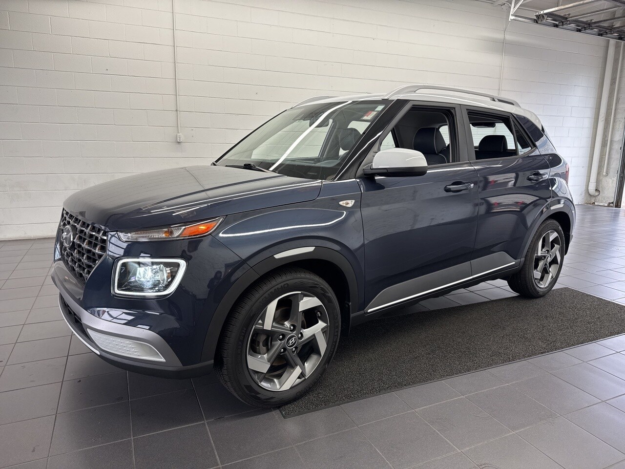 2021 Hyundai Venue SEL Denim photo 4